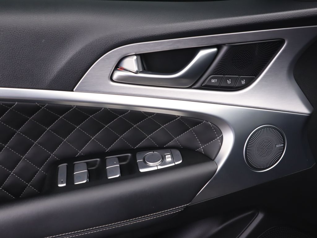 2021 Genesis G70 2.0T Elite Prestige 3.3T Sport photo 23