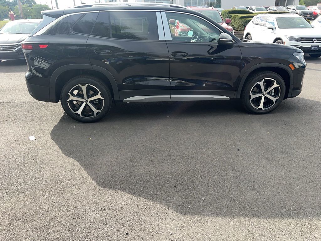 2025 Volkswagen Tiguan SE photo 4