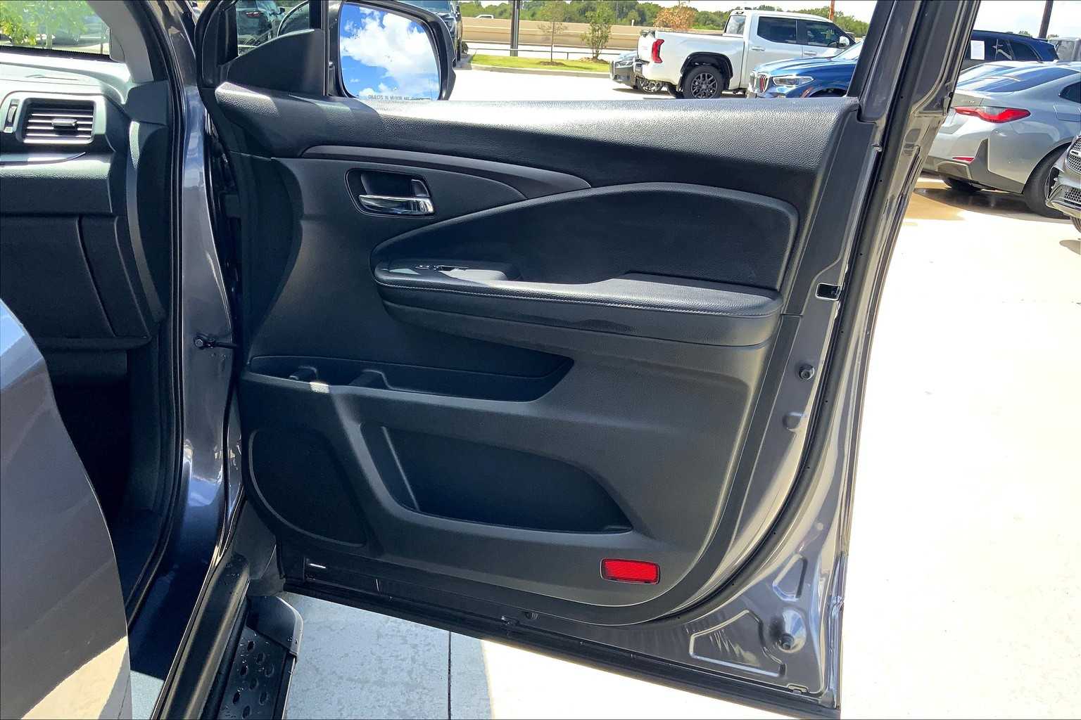2019 Honda Ridgeline RTL photo 25