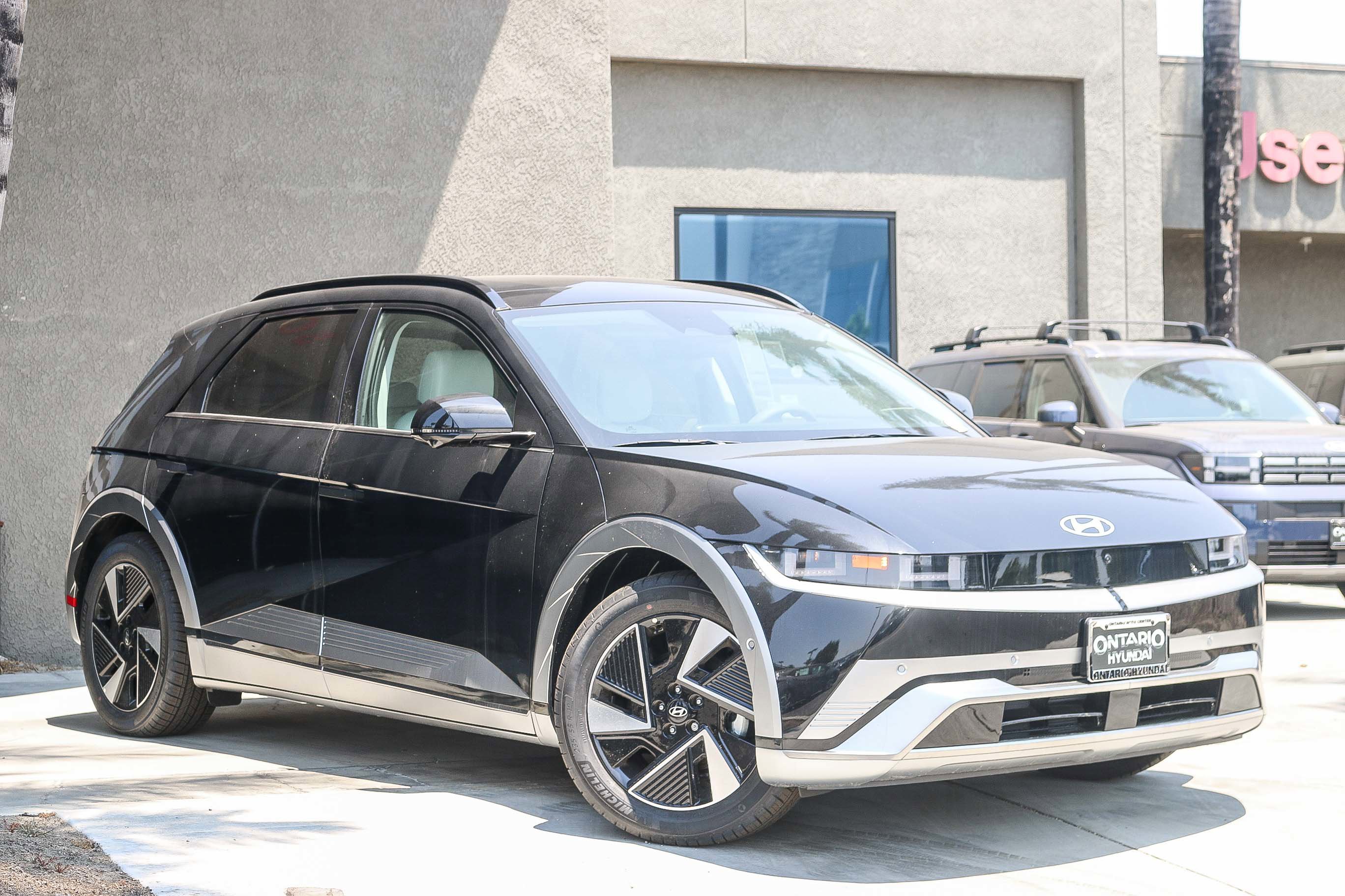 New 2025 Abyss Black Hyundai Limited image 2