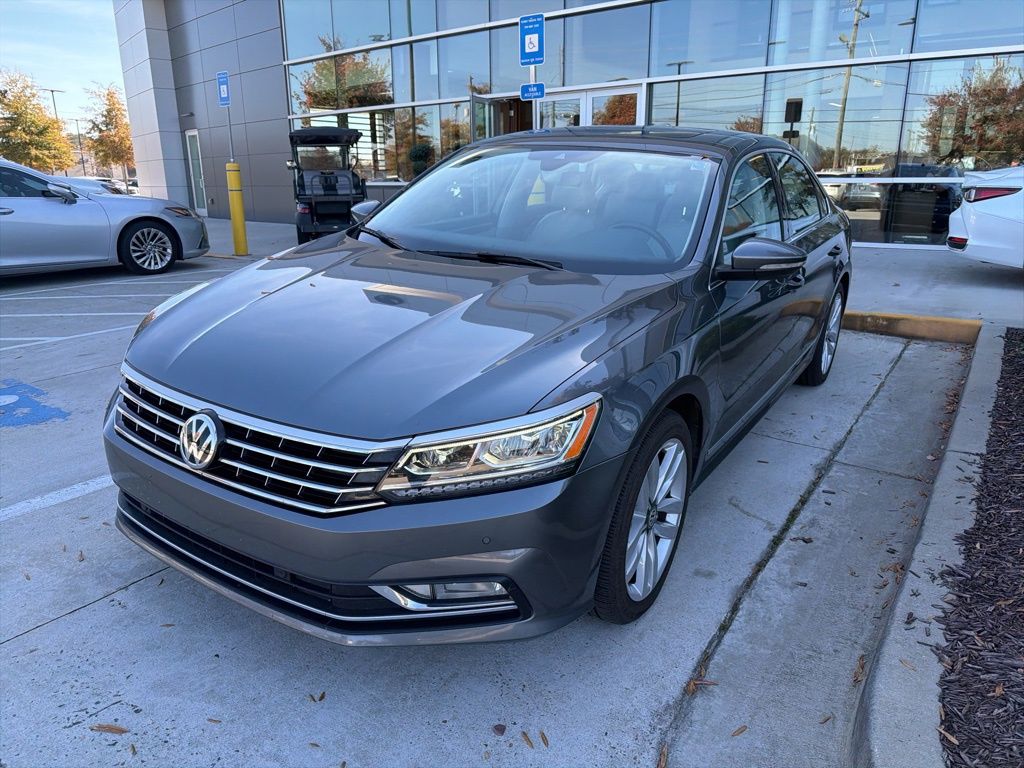 2017 Volkswagen Passat SEL Premium photo 2
