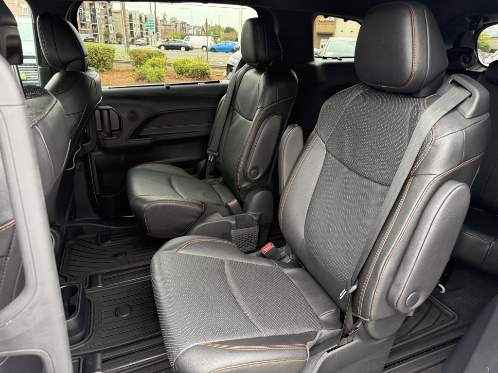 2024 Toyota Sienna XSE photo 15