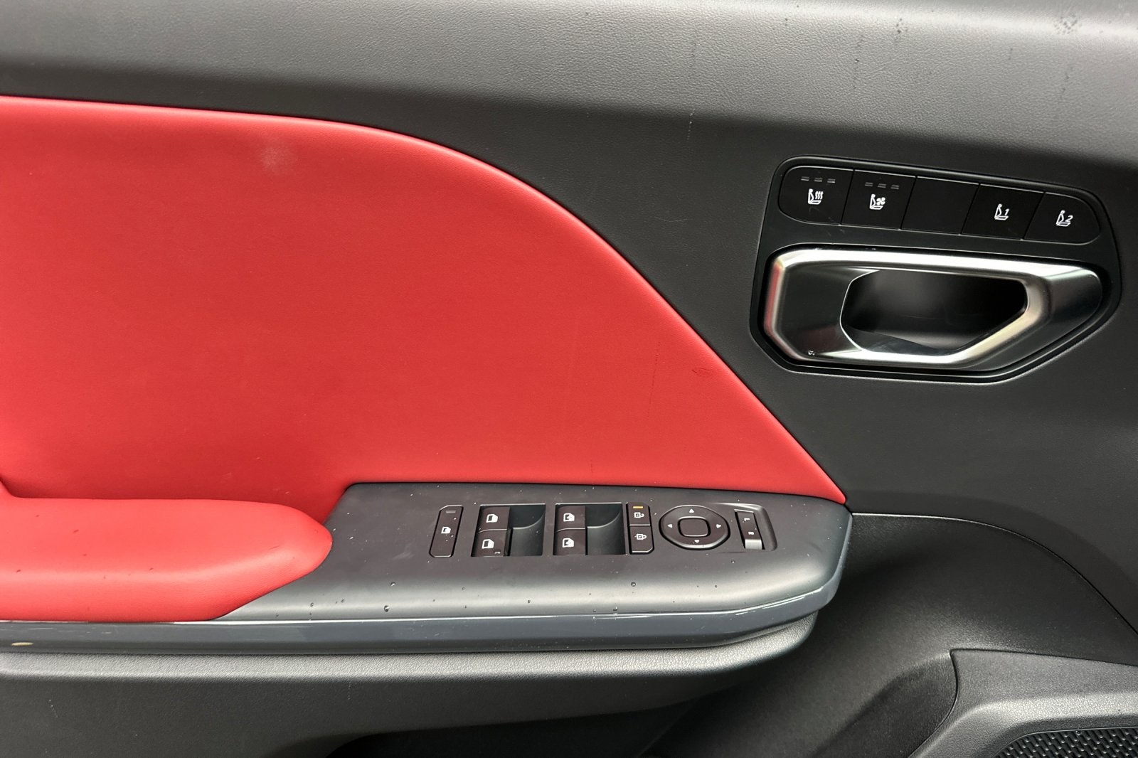 2025 Kia K4 GT-Line photo 6