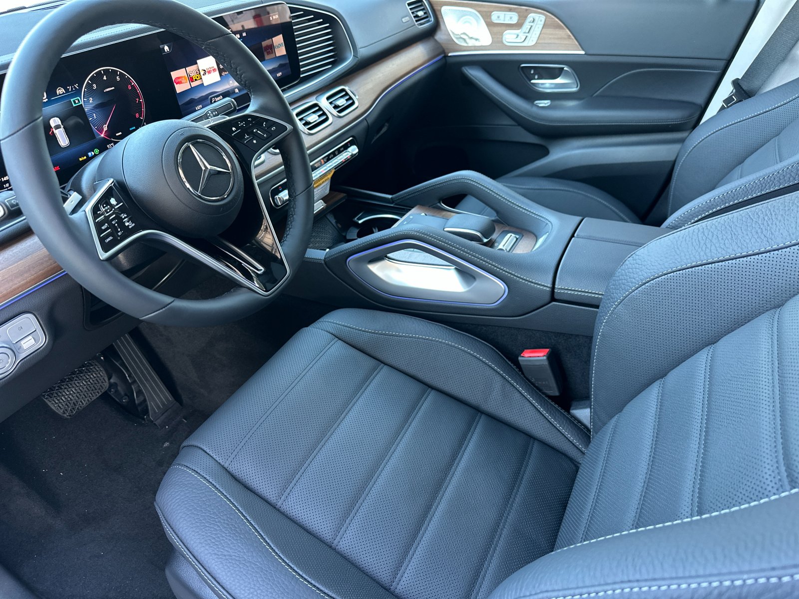 2026 Mercedes Benz GLS 450 4MATIC photo 8