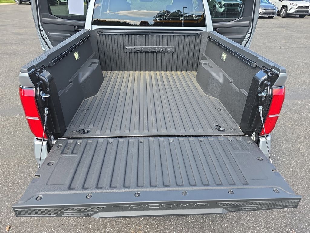2025 Toyota Tacoma SR5 photo 12