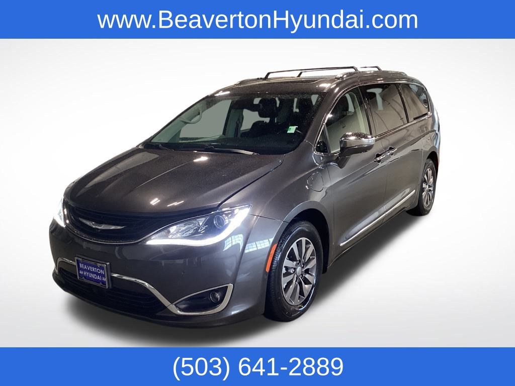 2019 Chrysler Pacifica Hybrid Limited's photo