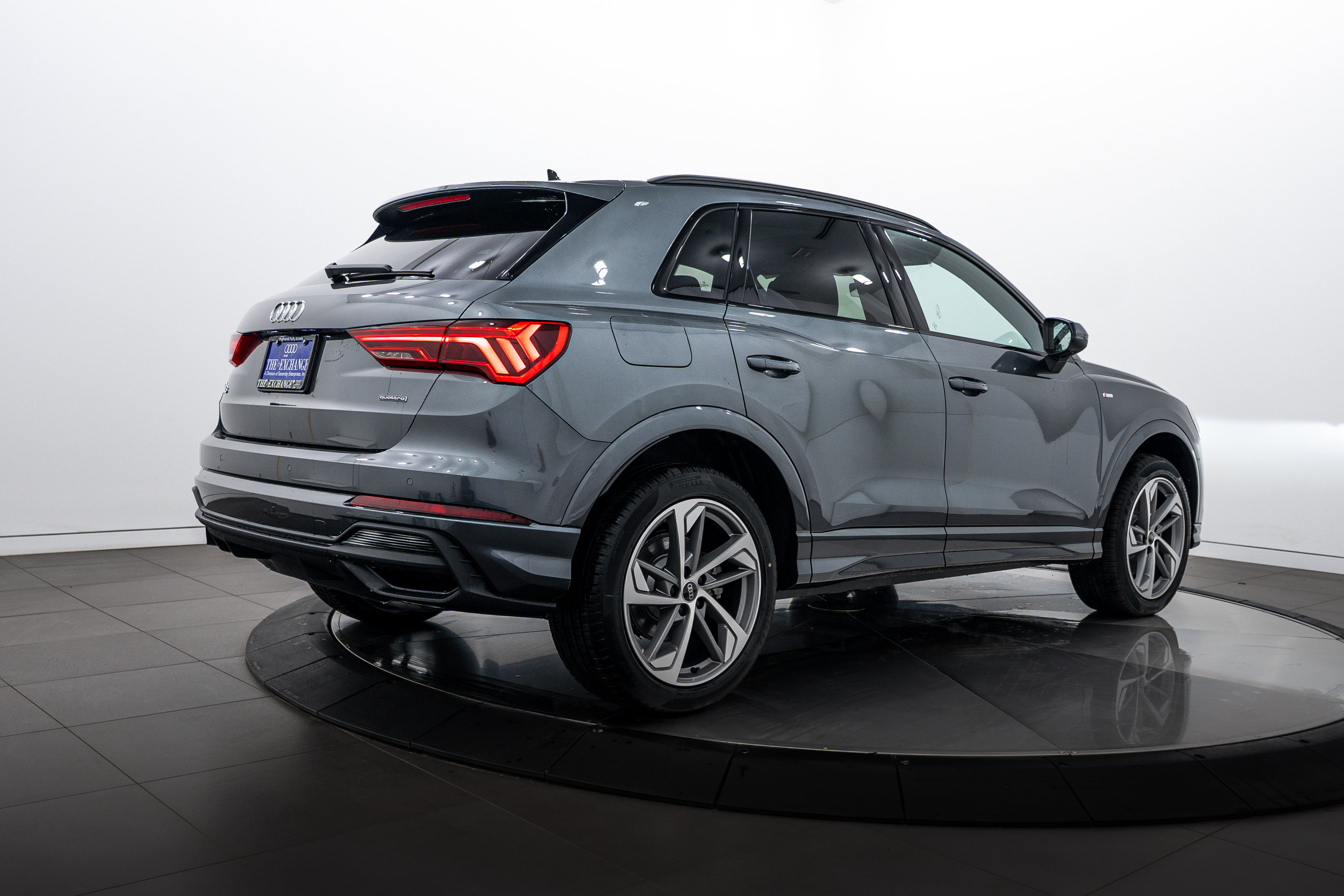 2025 Audi Q3 S line Premium photo 3