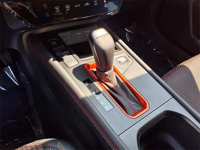 2026 Nissan Kicks SR photo 16