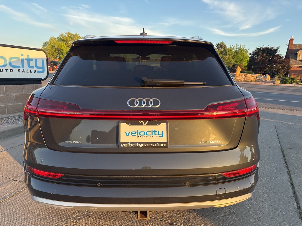 2021 Audi e-tron Premium Plus photo 5