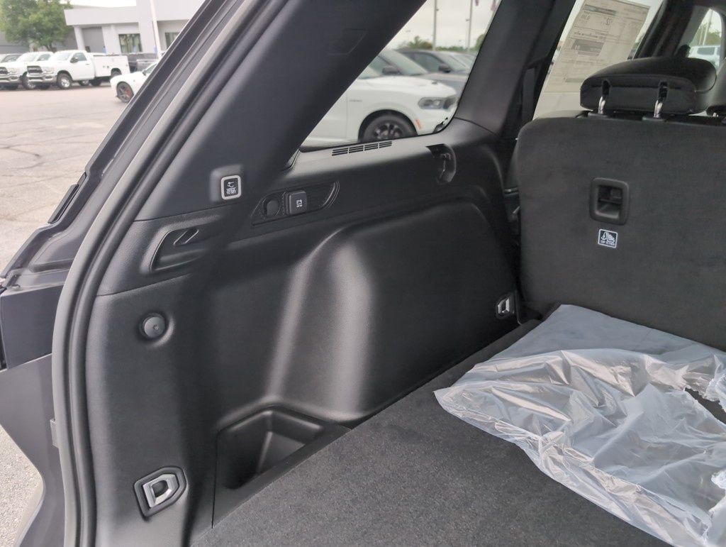 2025 Jeep Grand Cherokee Altitude X photo 11