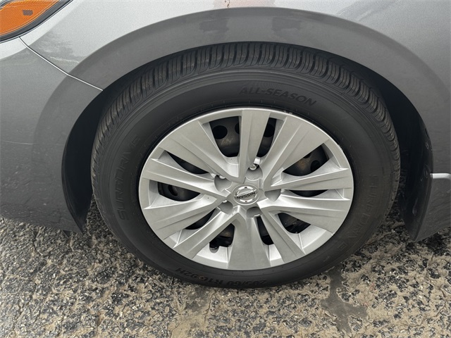 2022 Nissan Sentra S photo 10