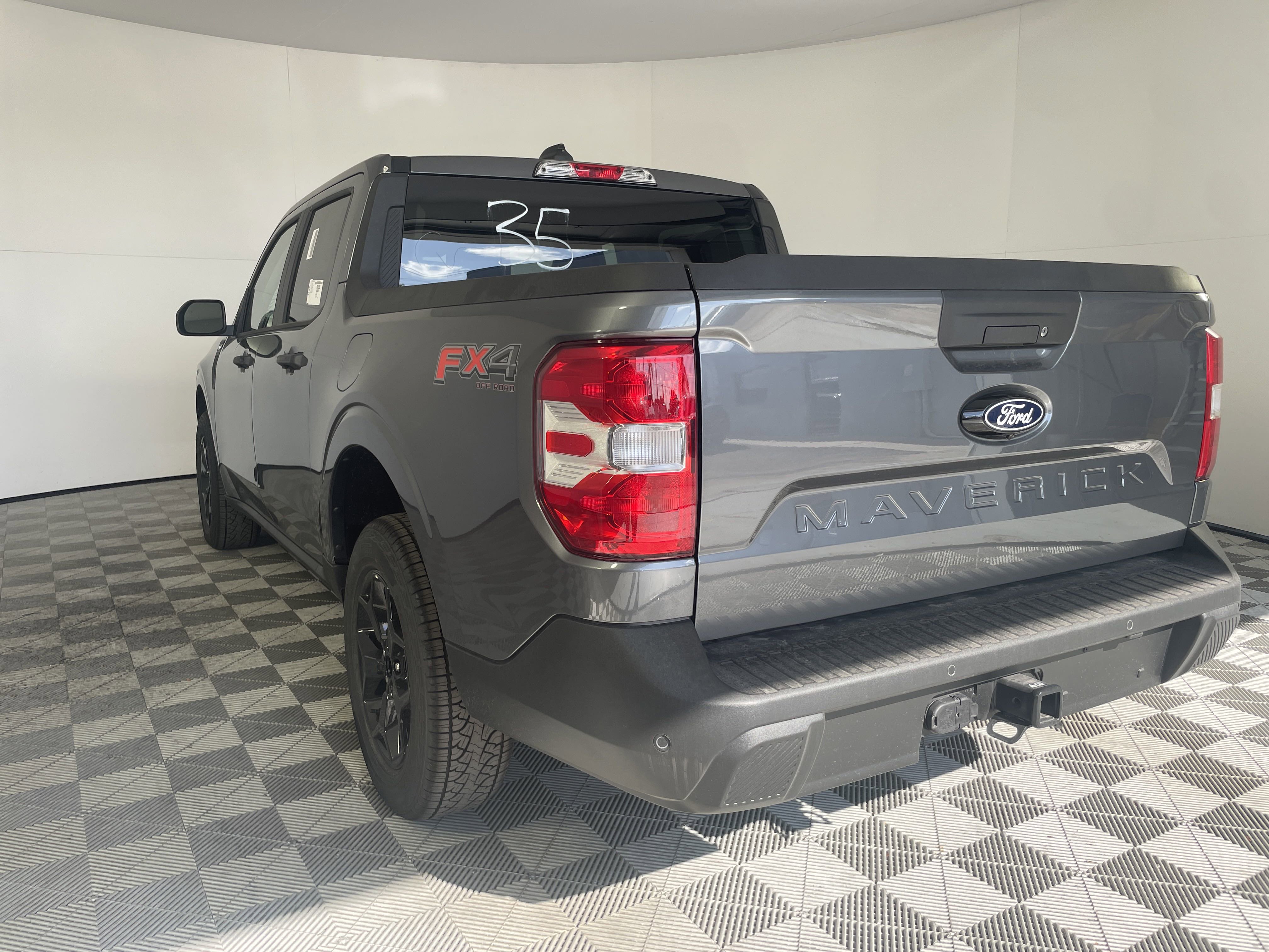 2025 Ford Maverick XLT photo 2