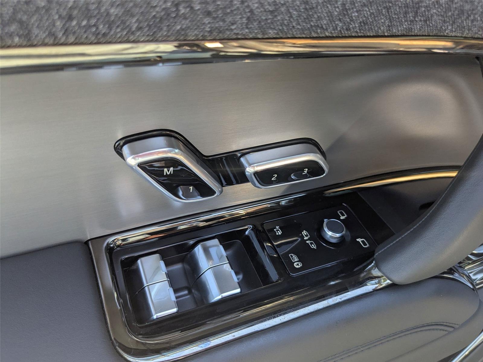 2024 Land Rover Range Rover Sport SE photo 12