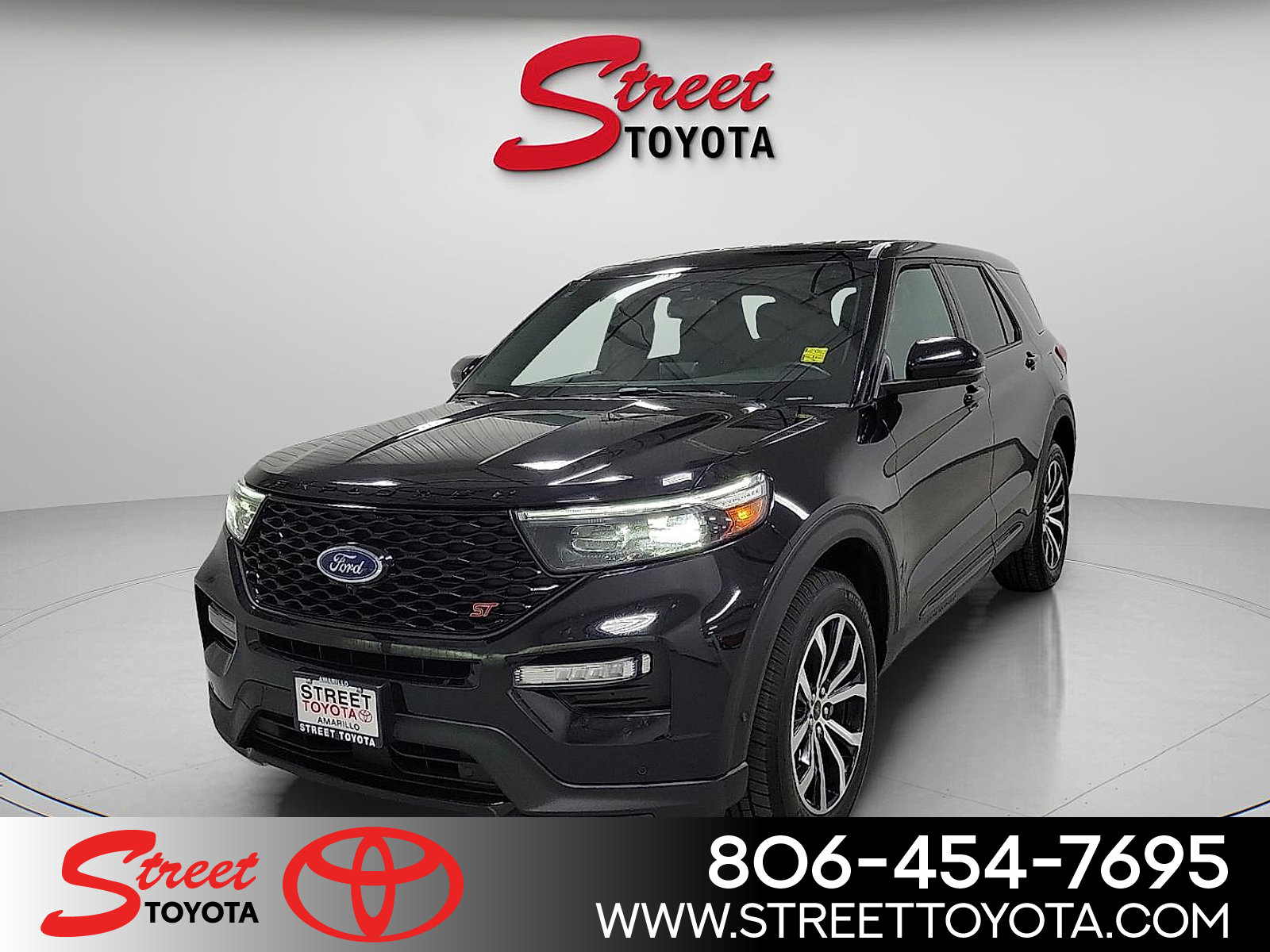 2021 Ford Explorer ST's photo