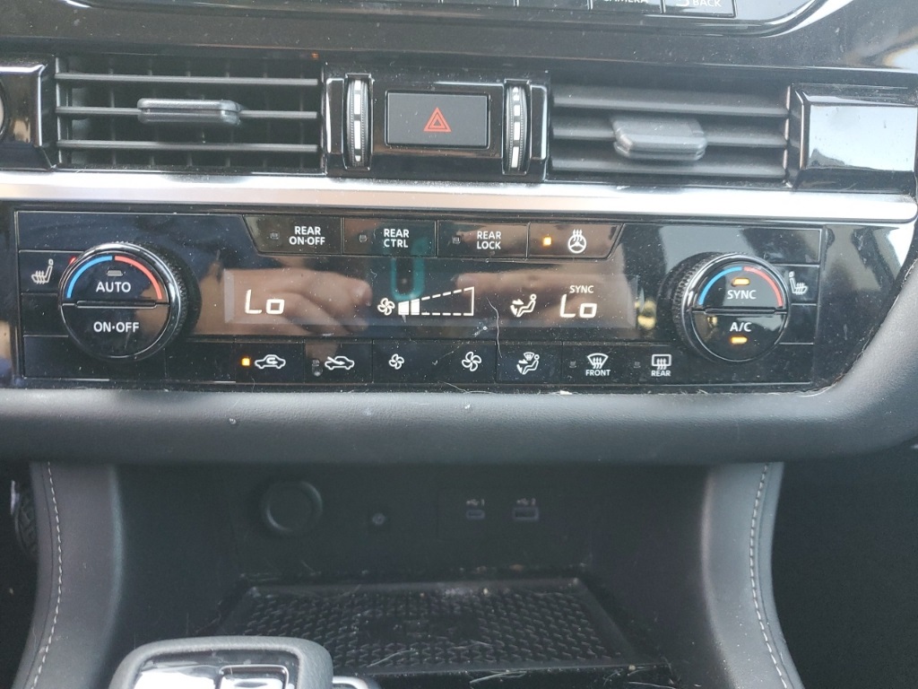 2024 Nissan Pathfinder SL photo 12
