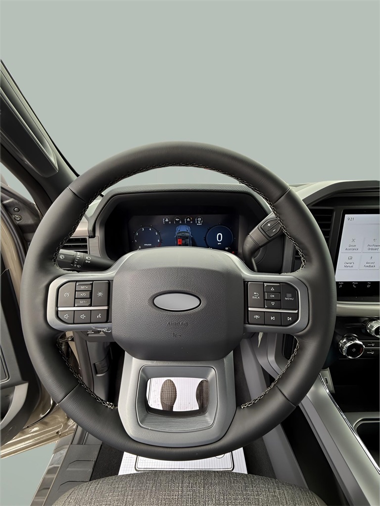 2025 Ford F-150 XLT photo 11