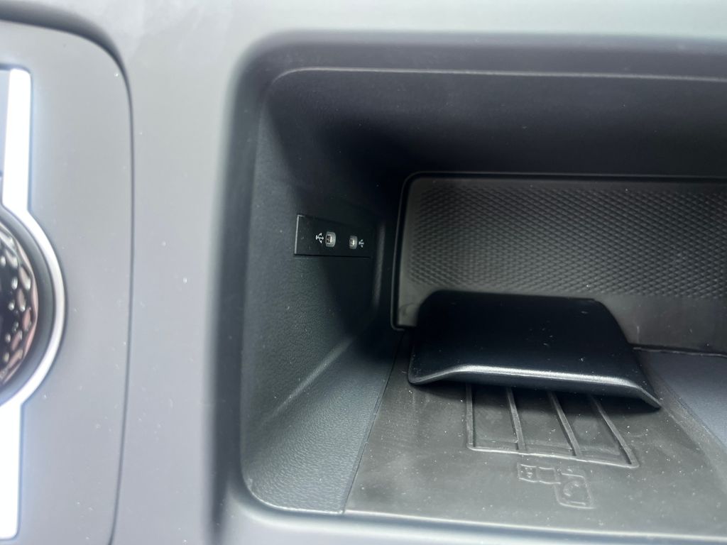 2025 Volkswagen Tiguan SE photo 15
