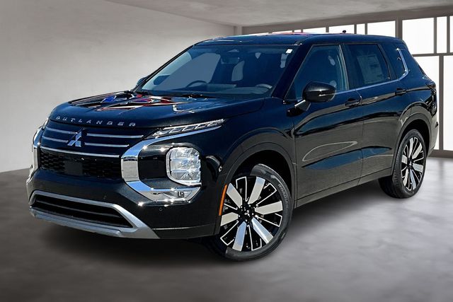 2025 Mitsubishi Outlander SE photo 2