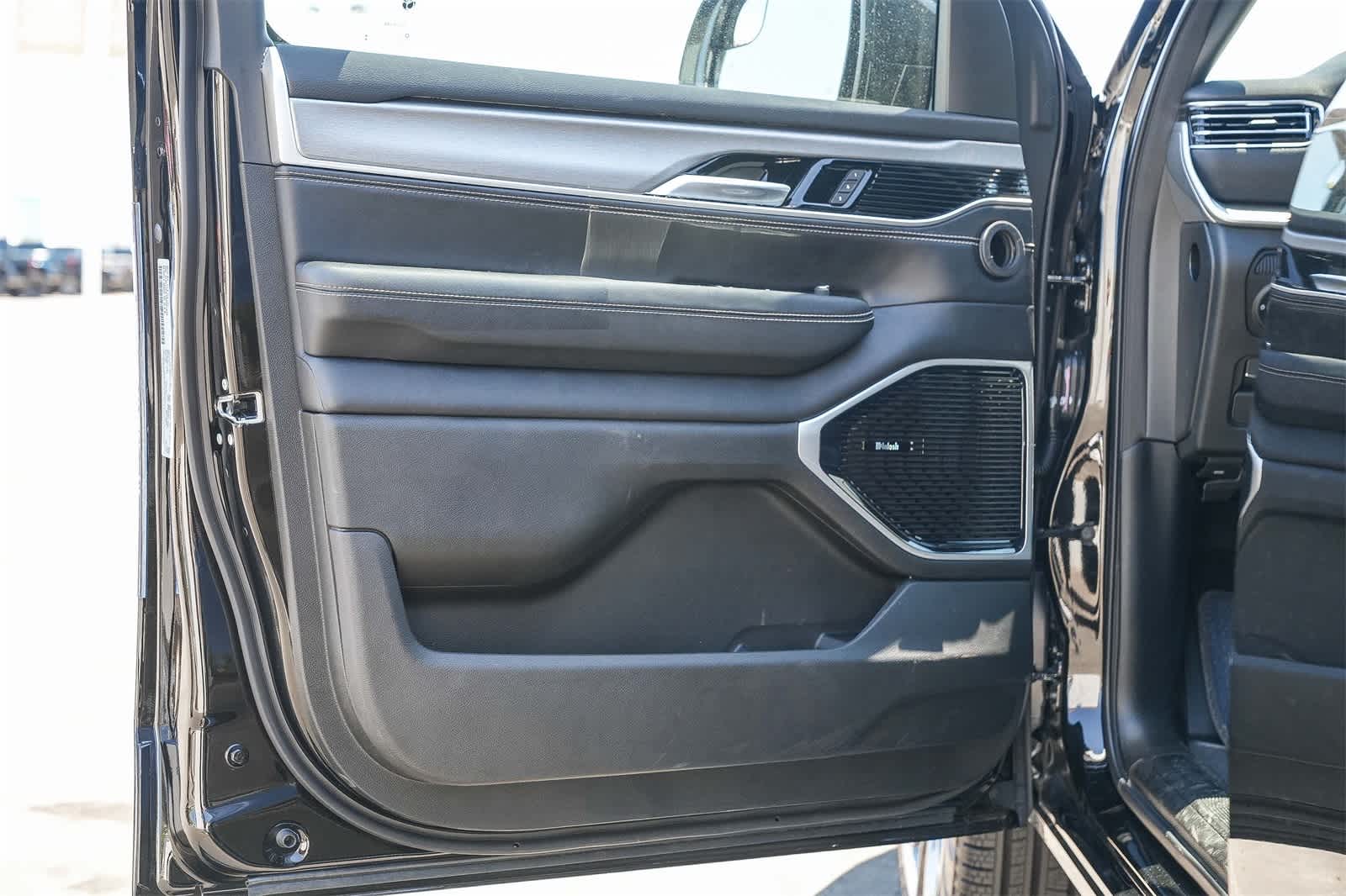 2025 Jeep Wagoneer L Series III photo 22