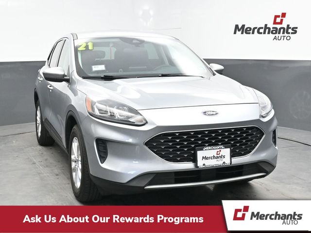 2021 Ford Escape SE's photo