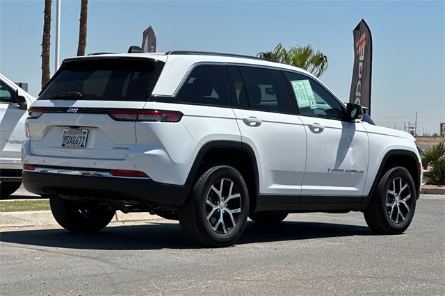2023 Jeep Grand Cherokee Limited photo 3