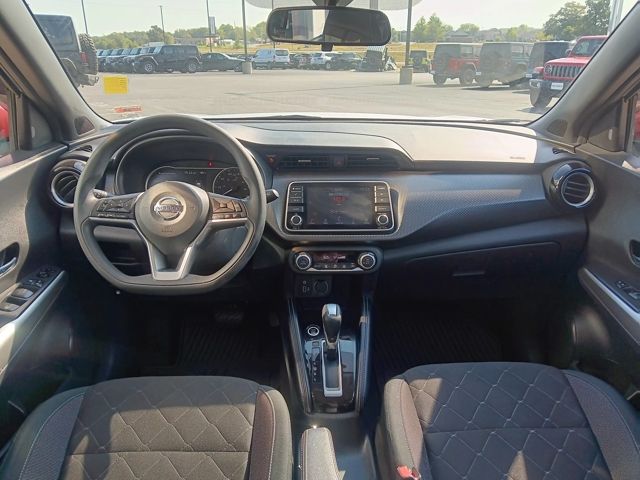 2020 Nissan Kicks SV photo 11