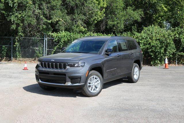 2025 Jeep Grand Cherokee L Laredo's photo