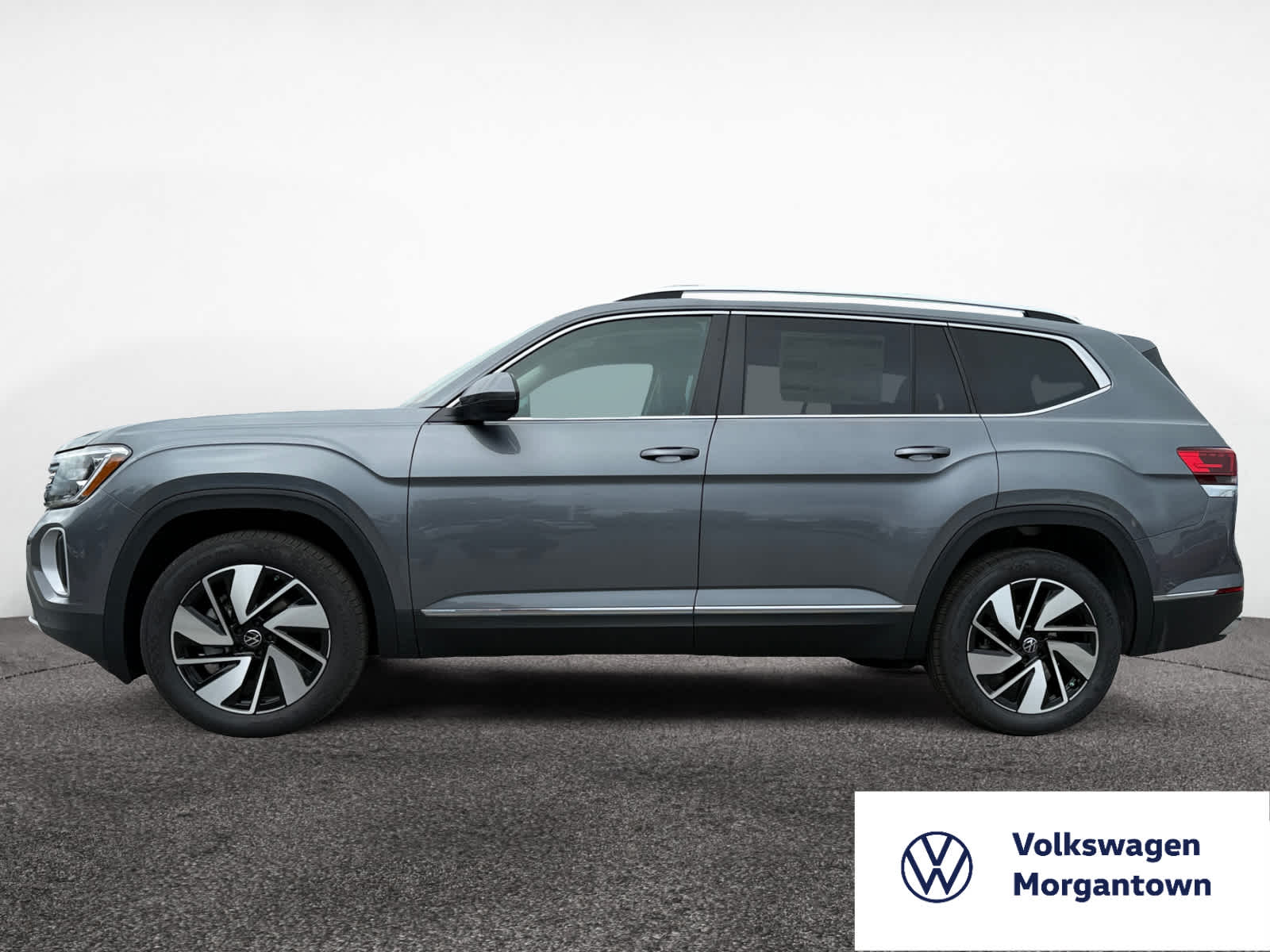 2025 Volkswagen Atlas SEL photo 2