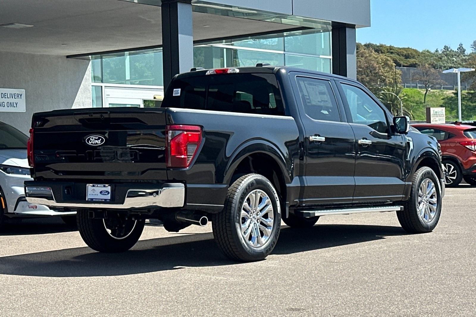 2025 Ford F-150 XLT photo 3