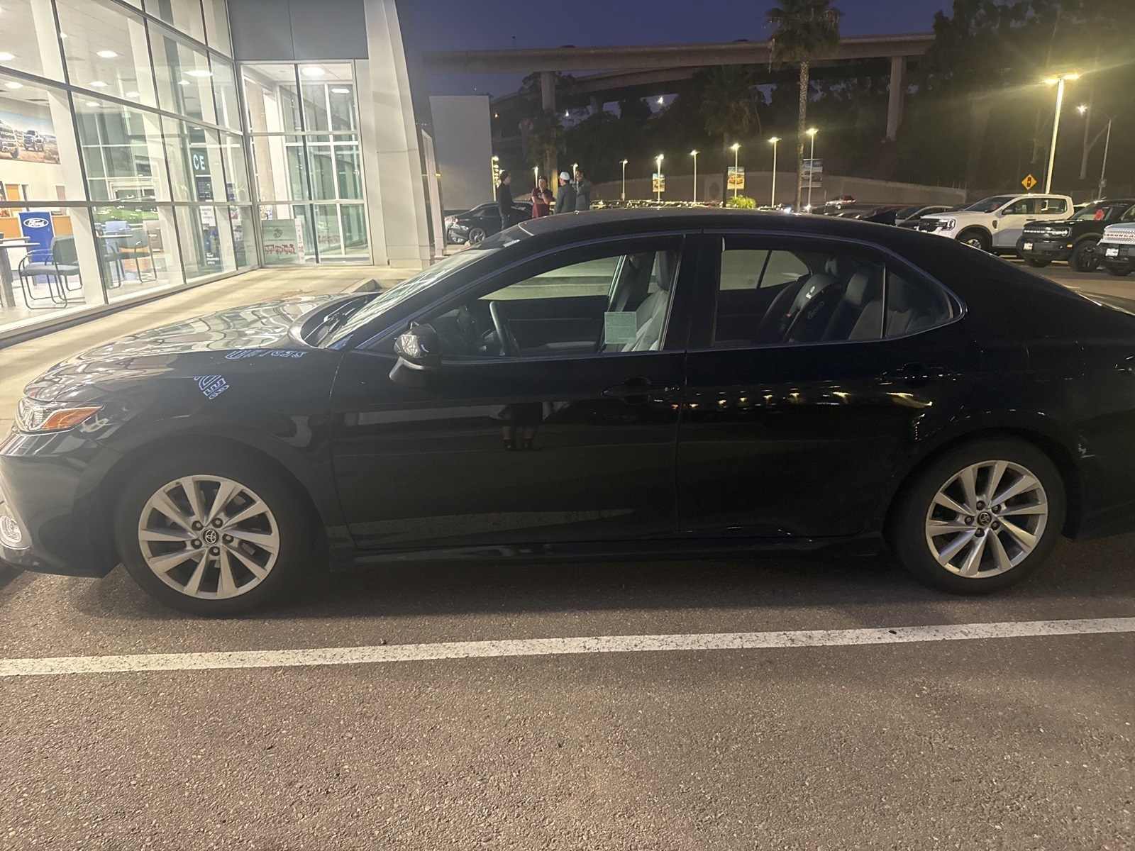 2022 Toyota Camry LE photo 2