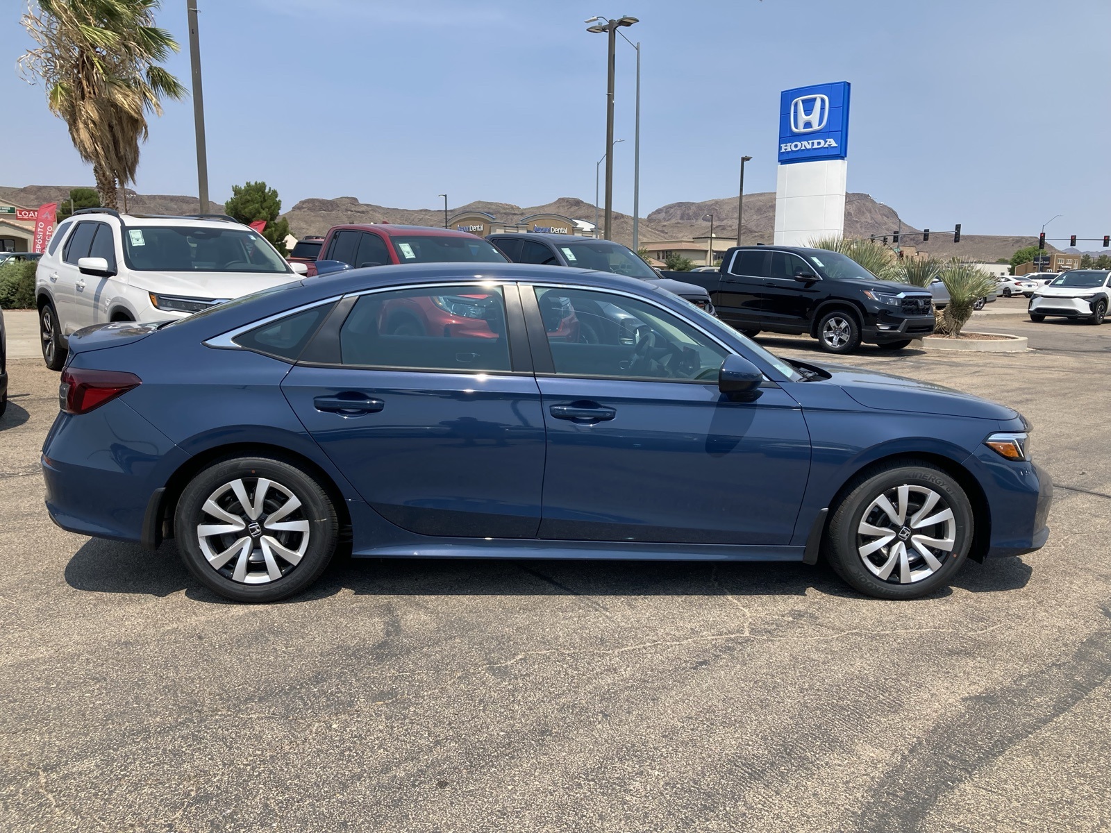 2025 Honda Civic LX photo 4