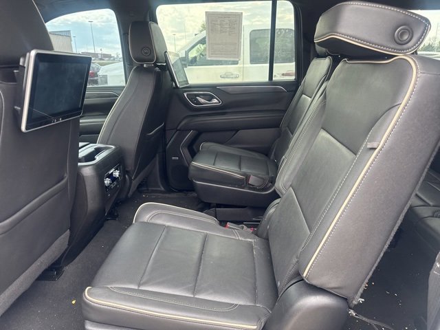 Used 2022 White Frost Tricoat GMC SLT image 13