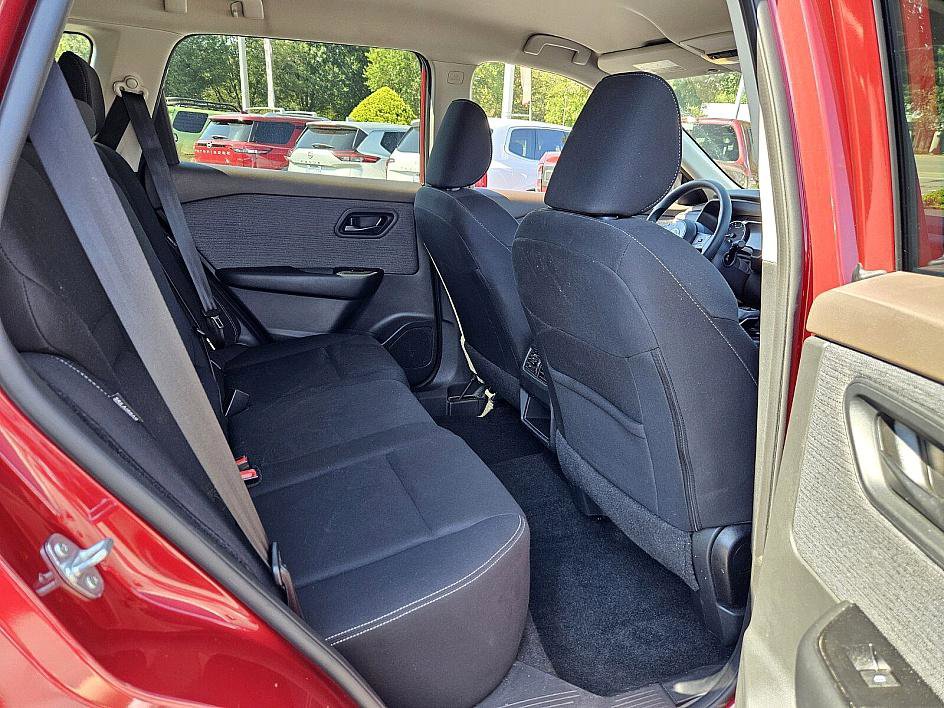2023 Nissan Rogue S photo 12