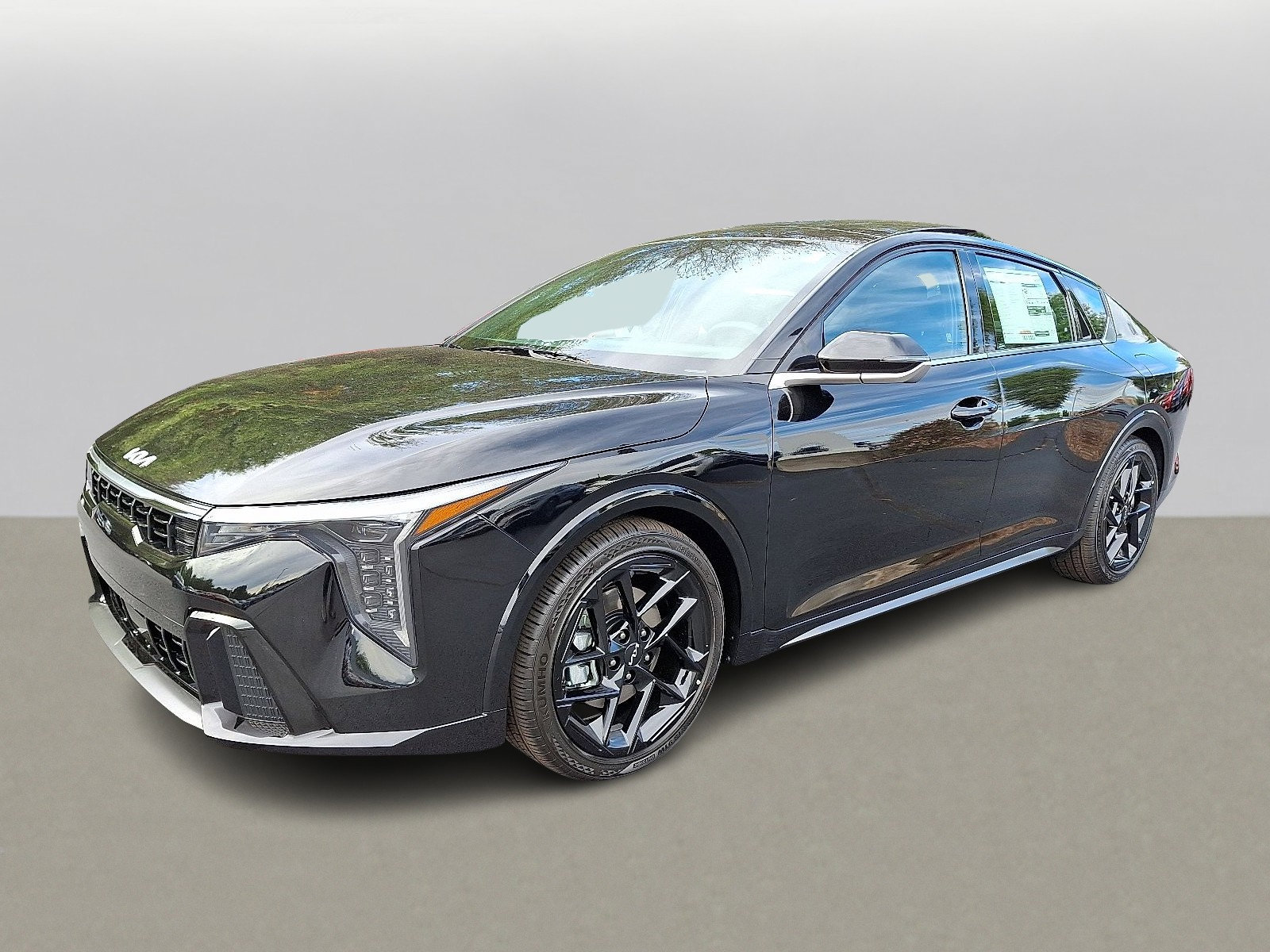 2025 Kia K4 GT-Line Turbo photo 2