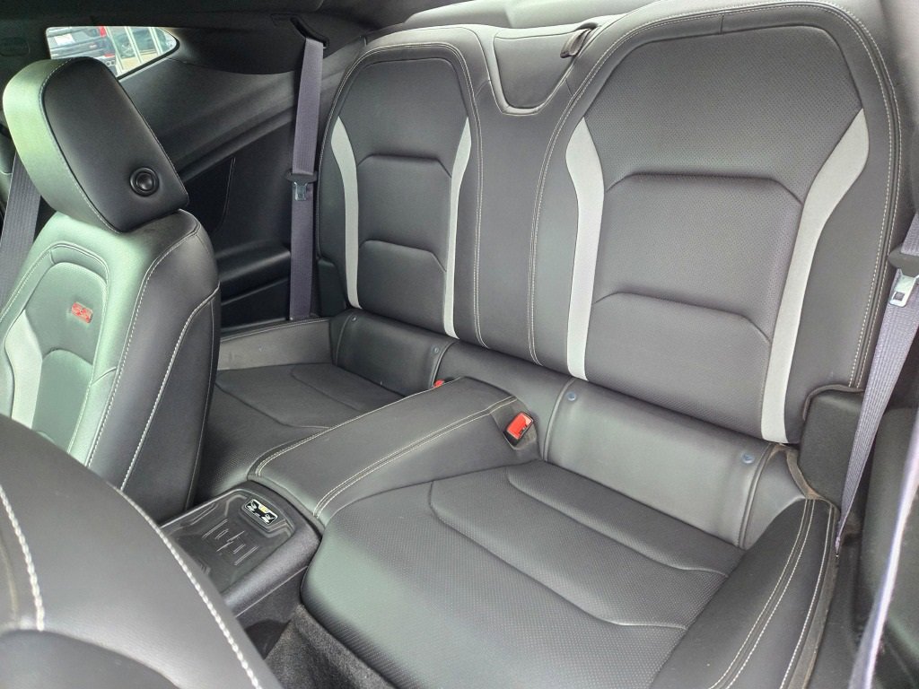 2016 Chevrolet Camaro 2SS photo 13