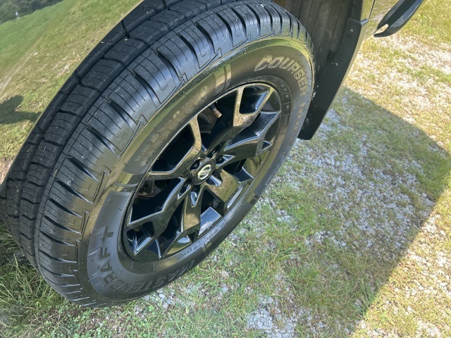 2020 Nissan Frontier SV photo 13