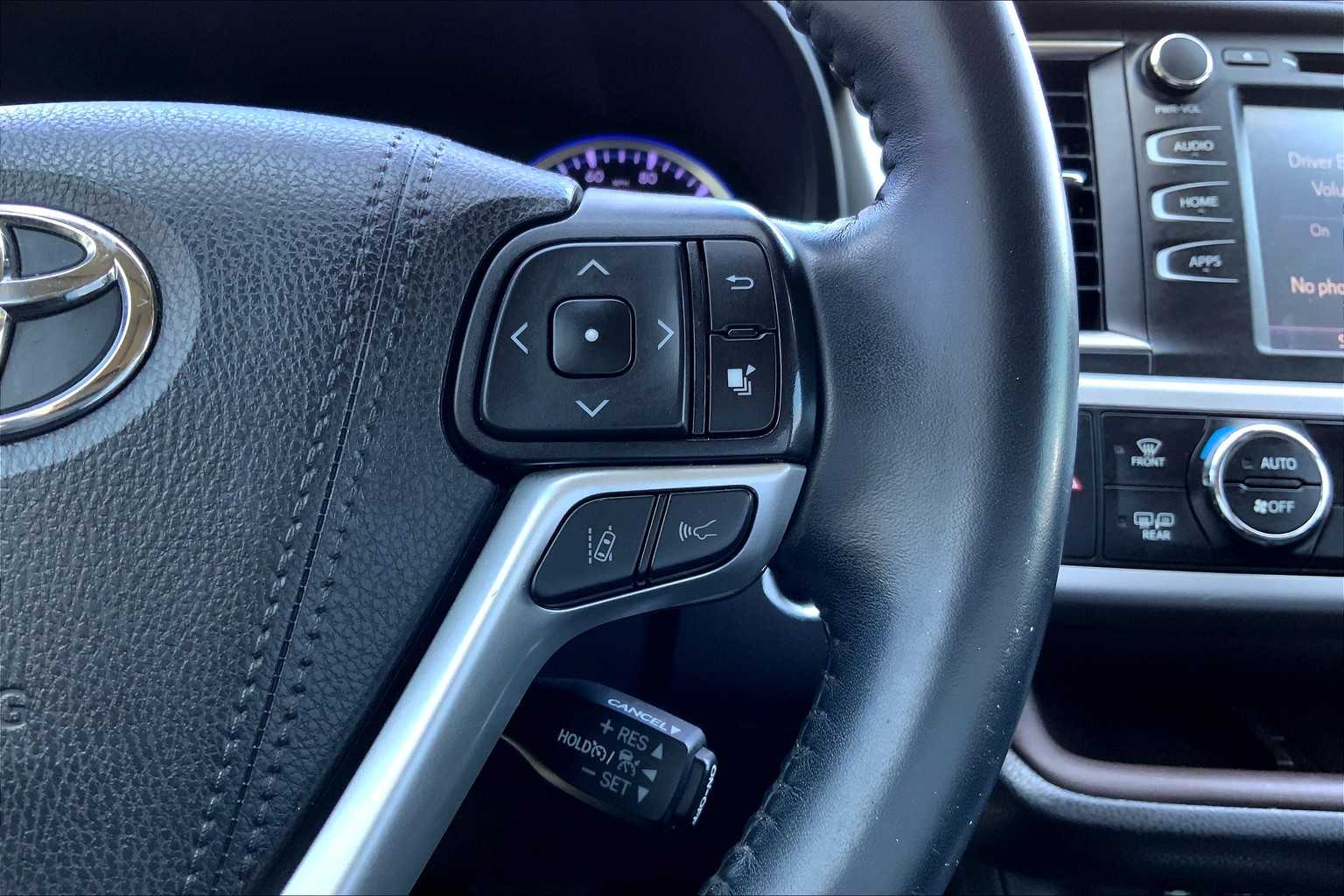 2019 Toyota Highlander XLE photo 24