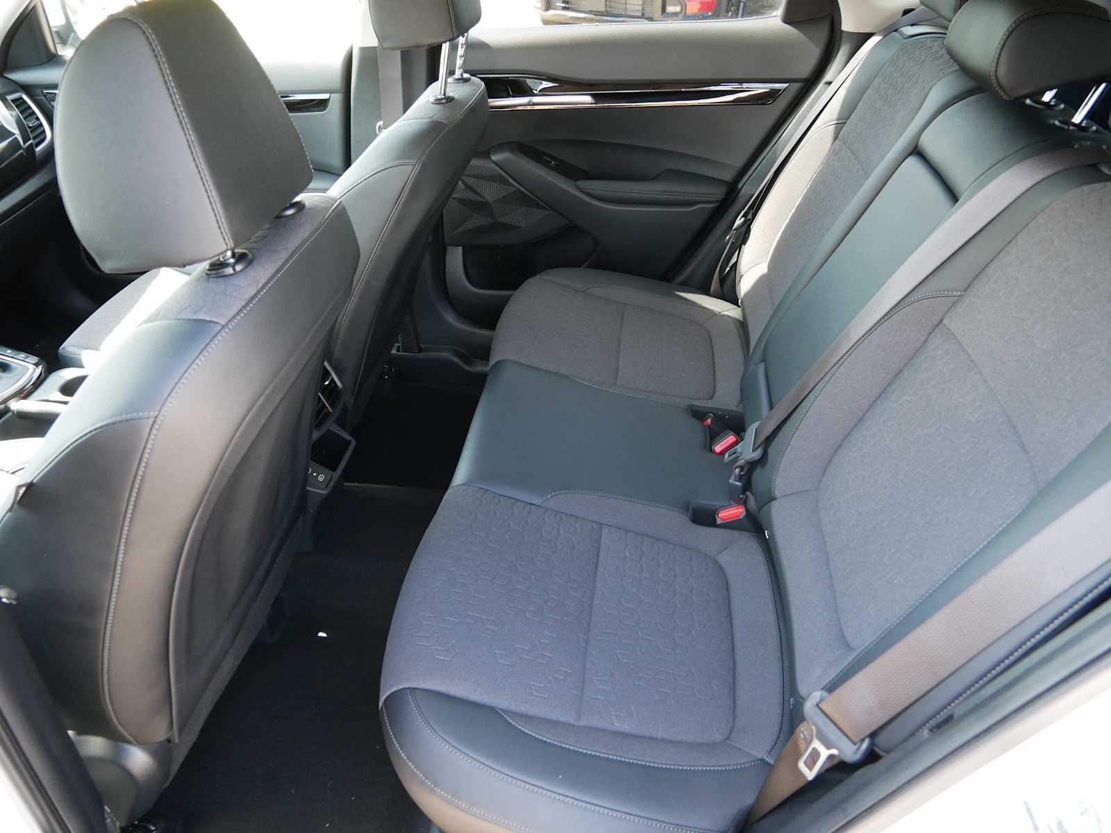 2025 Kia Seltos S photo 4