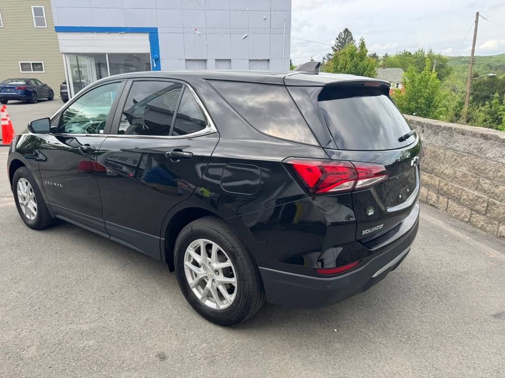 2022 Chevrolet Equinox LT photo 3