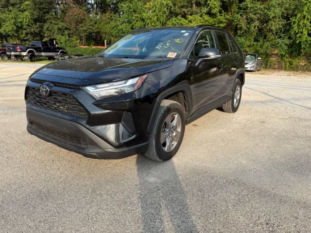 2023 Toyota RAV4 XLE's photo