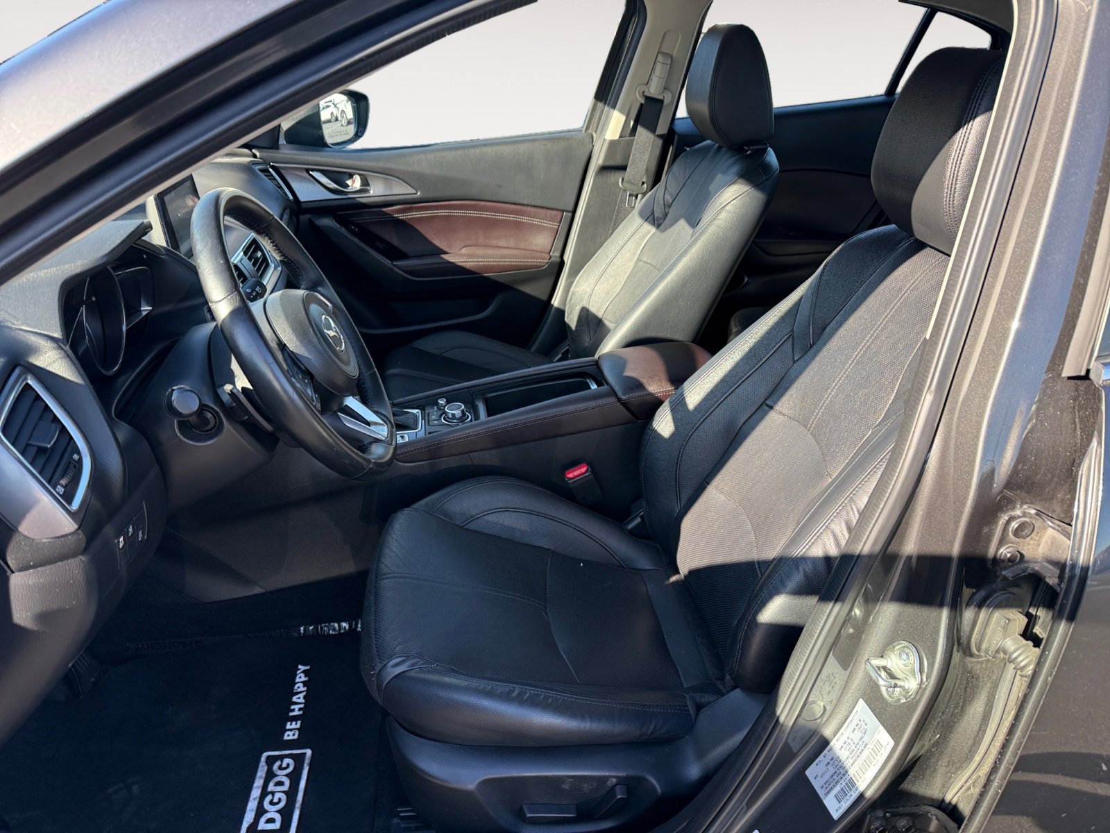 2018 Mazda Mazda3 Grand Touring photo 10