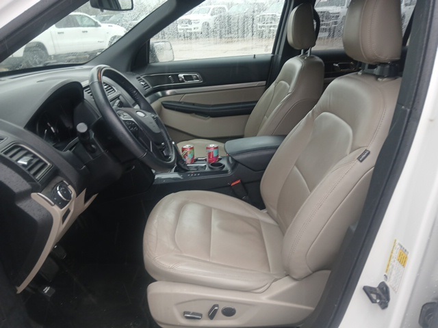 2018 Ford Explorer XLT photo 3