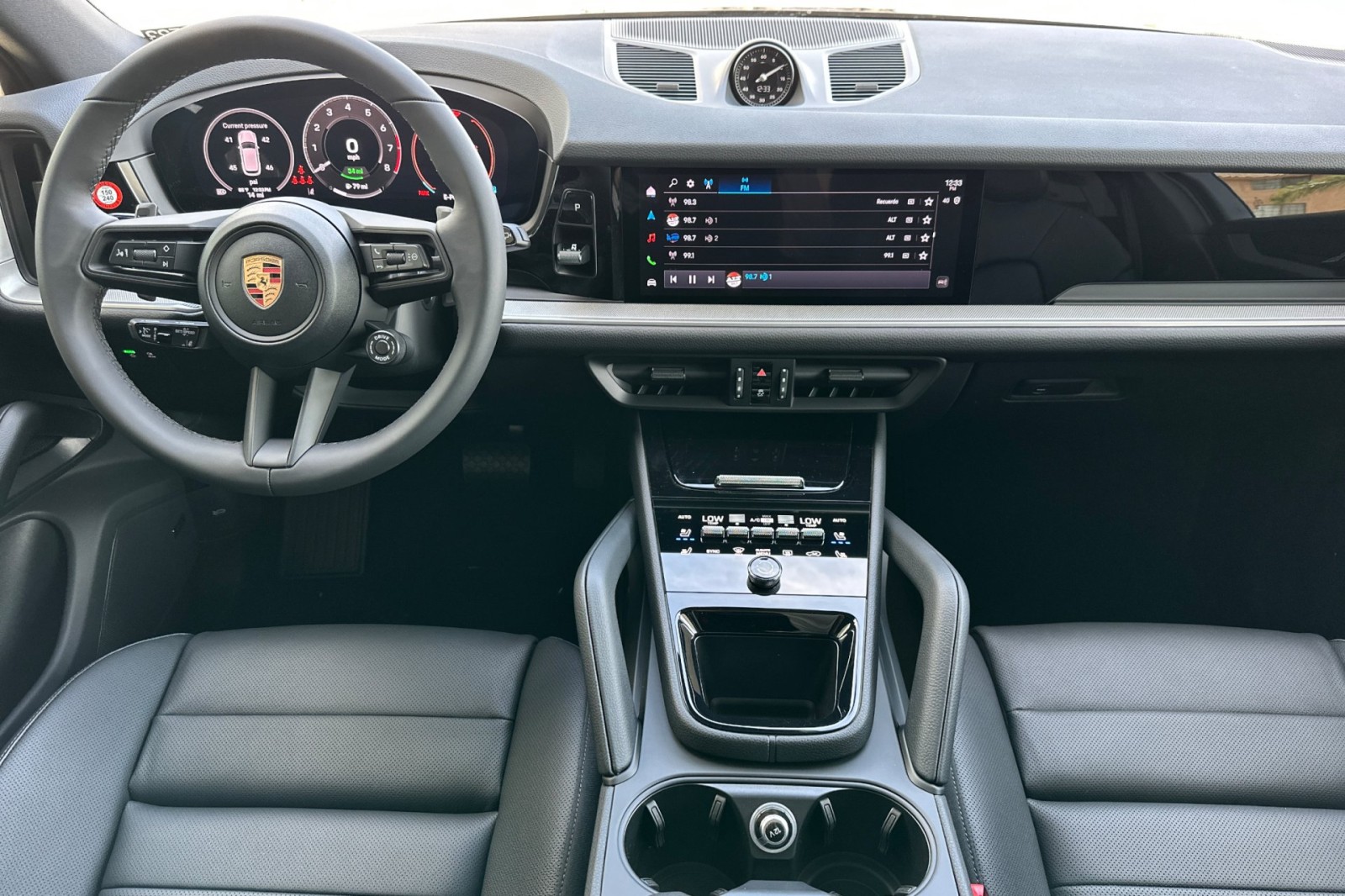 2026 Porsche Cayenne E-Hybrid photo 4