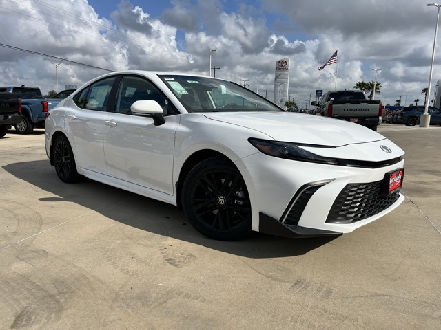 2026 Toyota Camry SE's photo