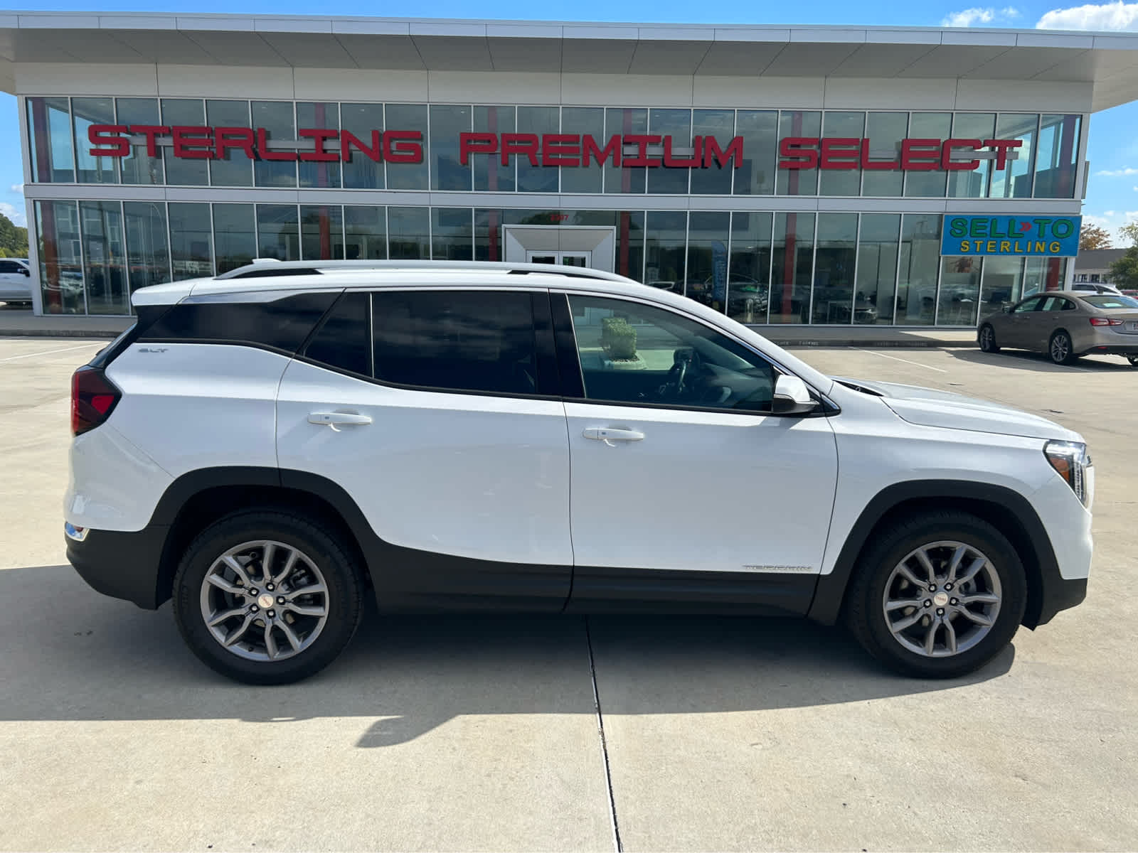 2024 GMC Terrain SLT's photo