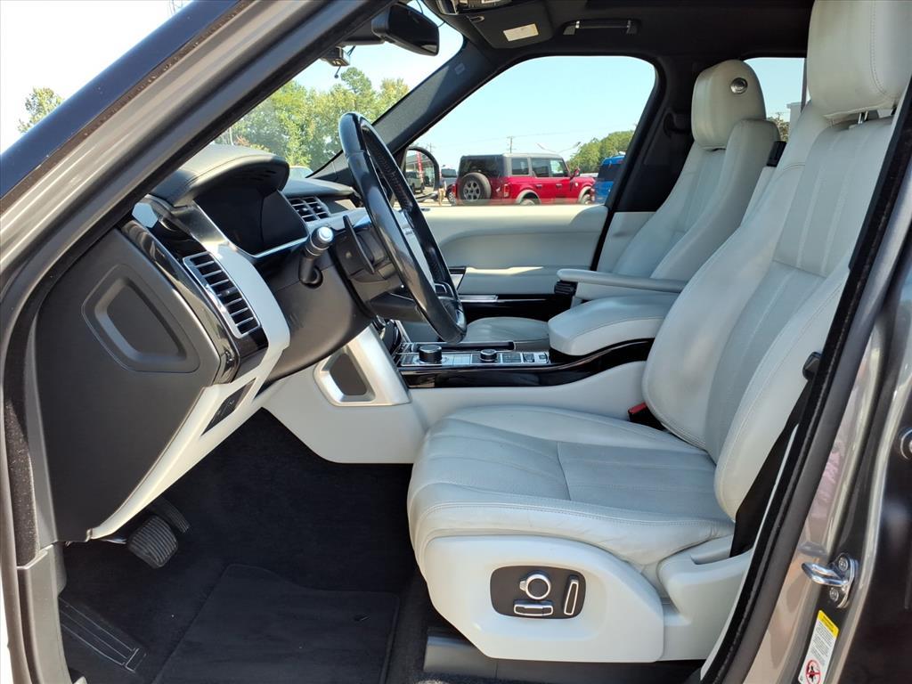 2016 Land Rover Range Rover HSE photo 3
