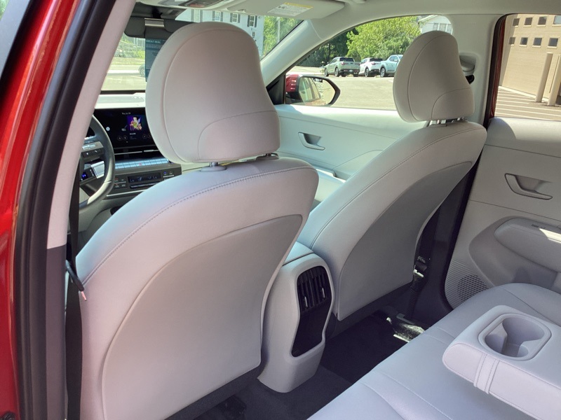 2025 Hyundai Kona SEL photo 23