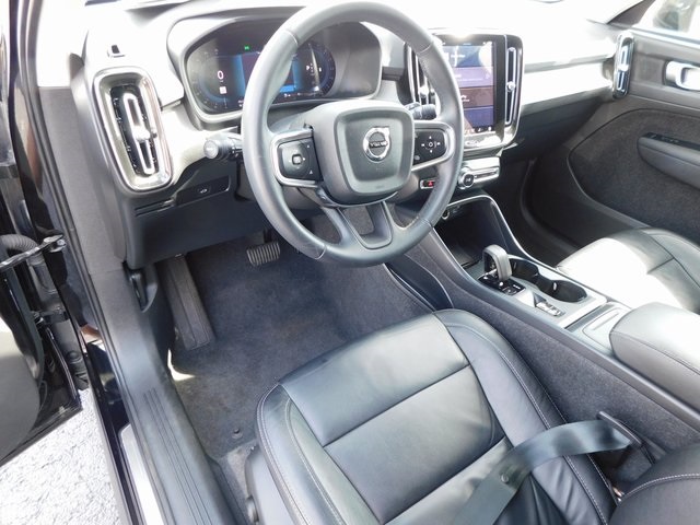 2024 Volvo XC40 Core photo 13