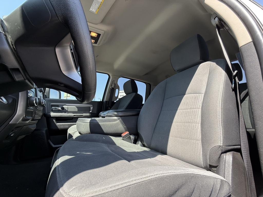 2021 Ram 1500 Classic SLT photo 18