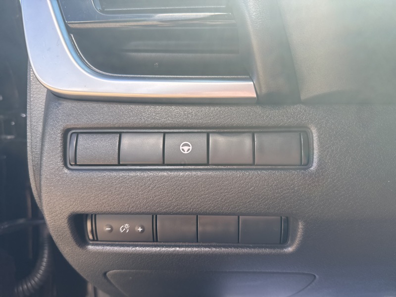 2022 Nissan Rogue SV photo 24